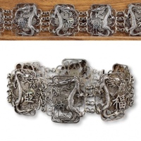  清民宝祥款“福寿·儒理亚纳”龙图掐丝银手链一条，重：23.3g，图案生动，工艺精美，包浆醇厚，保存极佳