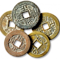  清“雍正通宝”宝泉局、宝源局、宝浙局小平共五枚，直径分别为：25.4mm、27.5mm、25.7mm、26mm、27.4mm，字口立体清晰，包浆醇厚，著名前辈藏家孙仲汇先生旧藏，附题跋拓片，极美品