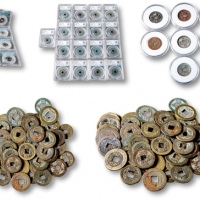  历代中外钱币一袋共约100余枚不同，品种繁多，品相不等，敬请预览（数量以实际为准）