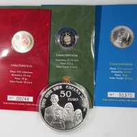  西班牙钱币4枚一组， Spain, a group of 4, consisting of: silver proof 50 euros, coloured silver proof 30 euros