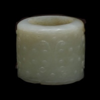  清白玉乳钉纹班指 