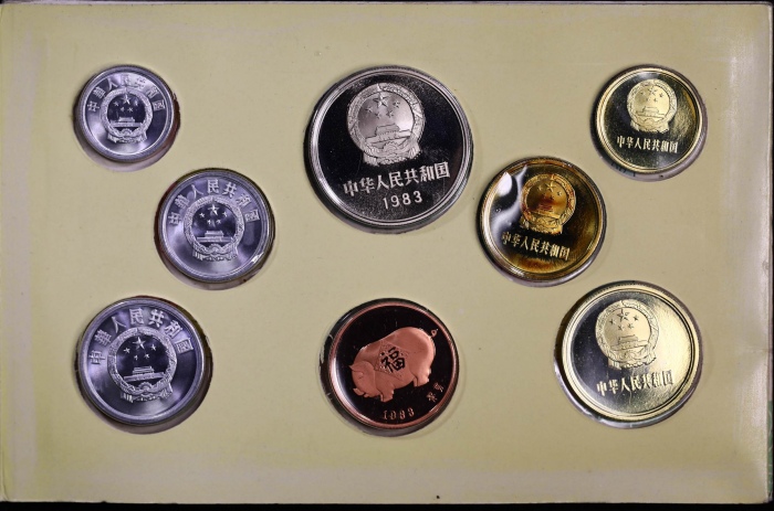  1983年精制套装流通硬币