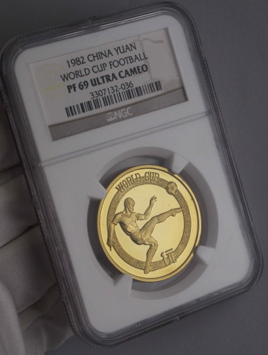  1982年铜足球 NGC PF69UC（老标）