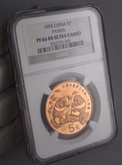  1993年中国珍稀野生动物纪念5元大熊猫精制 NGC PF 66