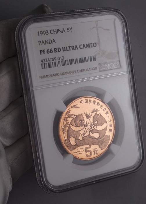  1993年中国珍稀野生动物纪念5元大熊猫精制 NGC PF 66
