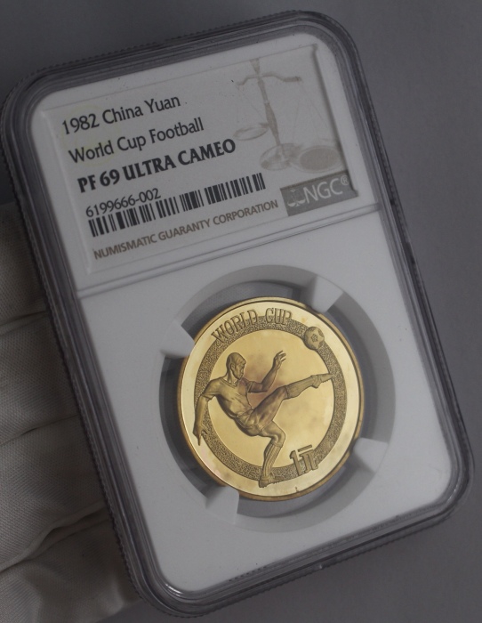  1982年铜足球 NGC PF69UC 